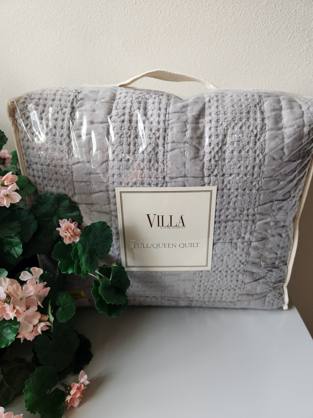New Beautiful Full/Queen Light Gray Quilted Bedspread Villa by Noble Excellence